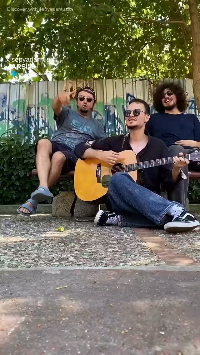 Bir dönemin alternatif rock ruhunu taşıyan şarkılardan biri: Direc-T – Hasret. 2004 yılında yayım…